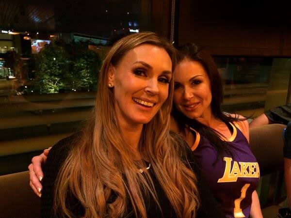 #ThrowbackThursday with this amazing lady @TanyaTate  ❤️😍❤️ https://t.co/m4Lghm2ZdJ<a href="/tag/throwbackthursday"class="tags">#ThrowbackThursday</a><a class="tags" href="/tag/tanyatate">@tanyatate</a>