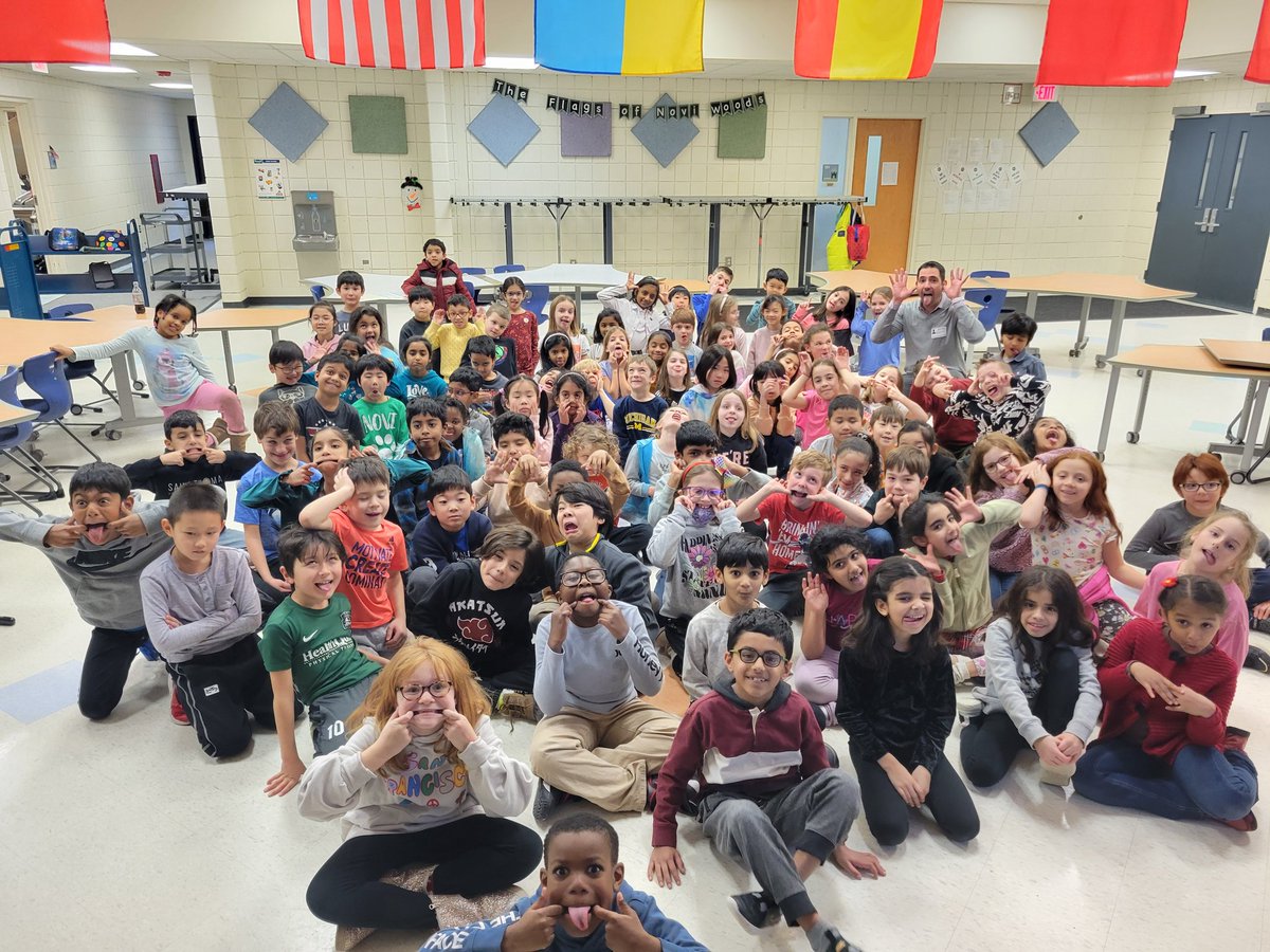 What better way to learn more about the local government than to have the MAYOR of <a href="/cityofnovi/">City of Novi</a> come and talk to <a href="/NoviWoods/">Novi Woods Elem.</a> 2nd graders about his job! #NoviPride #NWLeads