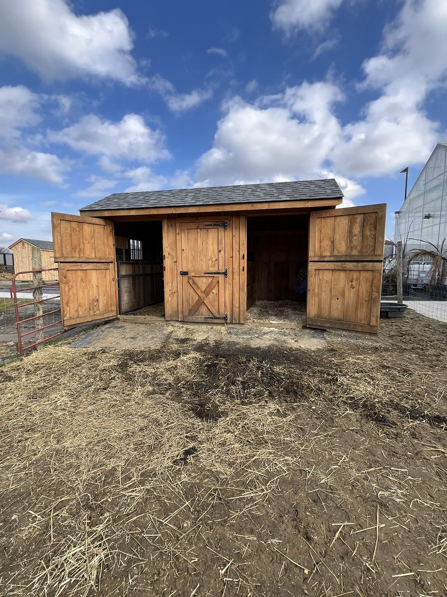 KRKester's tweet photo. We took advantage of the beautiful weather today! #Introtoanimalscience worked with the farrier to trim the horse's hooves! #advanimalscience spent additional time outside tidying the facility! @azuck1 @amystellanbc @nbc_hsprincipal @EmerMatt @NBC_FFA https://t.co/tGqduQUje8