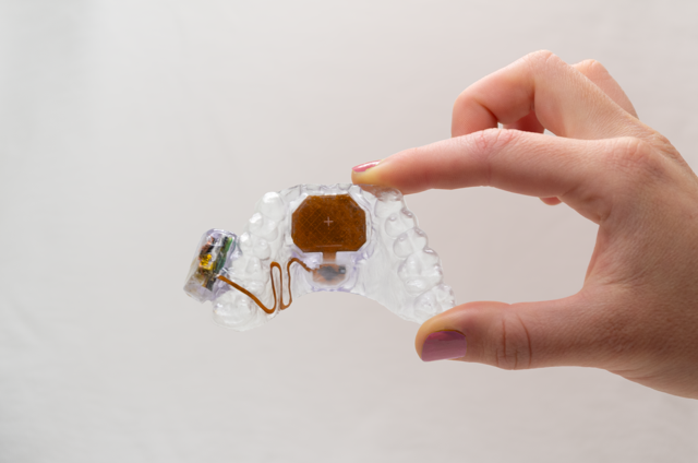 .@AugmentalTech, the assistive technologies company cofounded by Berkeley alums Corten Singer and Tomás Vega, just debuted a unique tongue-controlled touchpad! Read our story on MouthPad^: bit.ly/490LD5R