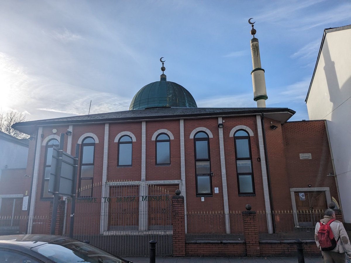 Mrs Cueto and Mrs Smith had a fantastic meeting with the new Imam @jmnewport this afternoon.
Great to develop new links to further support our community.
#Peaceplan #CommUNITYassets 
#AllAreWelcome