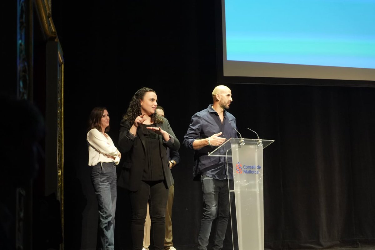 «Esment» significa posar #cura i #atenció en fer les coses.

🏆 I és exactament el que fan des de fa molts anys els premiats <a href="/EsmentEscola/">EsmentEscola</a>, perquè les persones amb #disCapacitat intel·lectual puguin gaudir de la vida sense límits i tenir #oportunitats laborals.