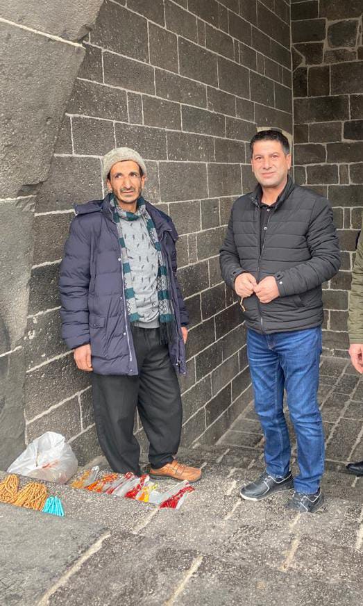 Eski Ülkü Ocakları başkanı Sinan Ateş için; "Siyasi bir cinayettir,önü arkası araştırılmalı"diyen insan hakları savunucuları,Barolar ve siyasi partiler neden Ramazan hoca için aynı açıklamayı yapmıyorlar?

Ramazan hoca ile dünya görüşlerimiz farklı olabilir,hatta bizi sevmiyor da