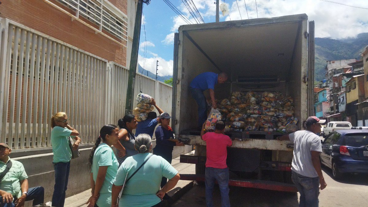 LogicasaOficial's tweet photo. #01Feb || La Empresa #Logicasa es pionera en ofrecer servicios logísticos, por ello, seguimos fortaleciendo el Plan de la Nación de Distribución de Alimentos, garantizando el despliegue de nuestra flota vehicular para cumplir con la #MisiónAlimentación.
#FebreroAntiimperialista https://t.co/DtLIaNG57h