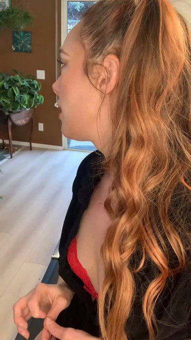 Autumn is live now! https://t.co/syChhXzc15 https://t.co/7uCf1oE4OU