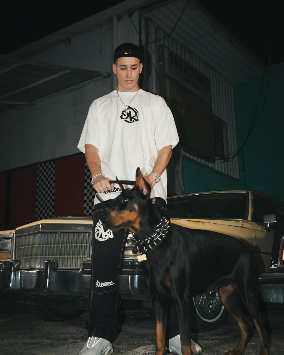 AlejooNews's tweet photo. — REV3RSE ❌ALEJO (@_alejoofficial):
SHADOWED NIGHT COLLECTION ⚪️⚫️
AVAILABLE NOW!!

- BASIC TEE $35
- BLACK DOUBLE KNEE PANTS $75
@Isnelvelez 
📸 Ig: @/milvhsh https://t.co/maaWMWXvvJ