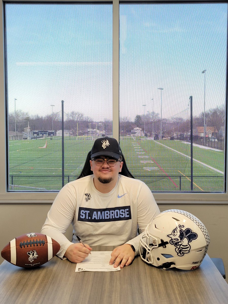 Sean “ST” Tadel (@seantadel) on Twitter photo Officially a Bee ! Excited for this next chapter in my career !
<a href="/RecruitTheNook/">Minooka Football Recruiting</a> <a href="/Minooka_Indians/">Minooka Football</a> <a href="/CoachSaboFIST/">Kevin Sabo</a> @VShaw23 <a href="/FillippSAU/">Vince Fillipp</a> <a href="/EDGYTIM/">Timothy “EDGYTIM” OHalloran</a> Officially a Bee ! Excited for this next chapter in my career !
<a href="/RecruitTheNook/">Minooka Football Recruiting</a> <a href="/Minooka_Indians/">Minooka Football</a> <a href="/CoachSaboFIST/">Kevin Sabo</a> @VShaw23 <a href="/FillippSAU/">Vince Fillipp</a> <a href="/EDGYTIM/">Timothy “EDGYTIM” OHalloran</a>
