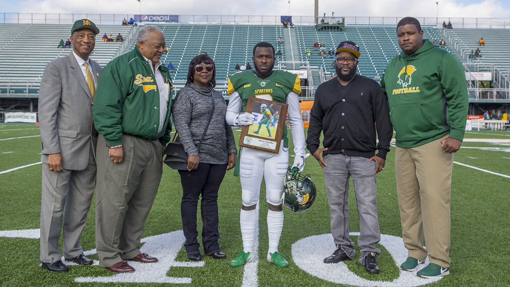 M. Frisby 🏝️ tweet media