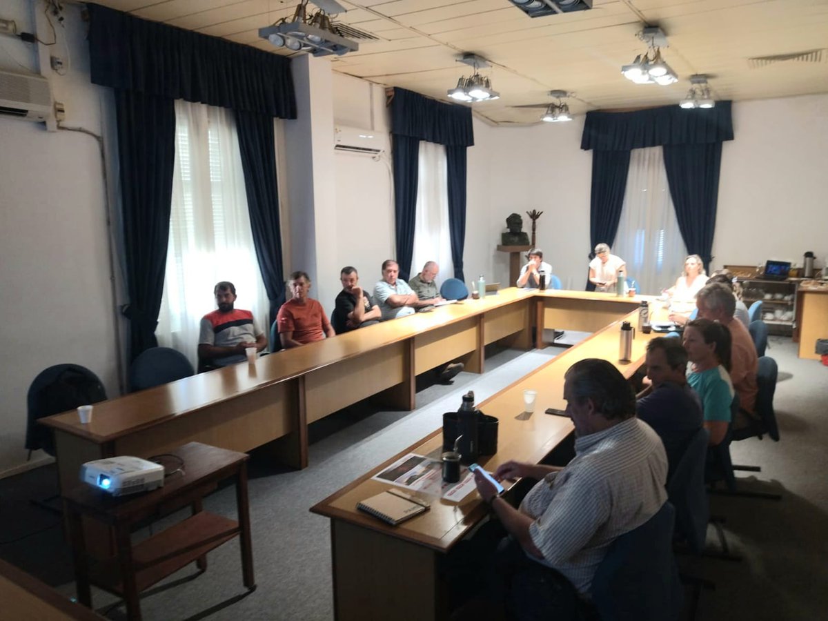 LATU_uy's tweet photo. Continuamos con los talleres para la puesta en marcha del plan de fortalecimiento de la Central Hortícola del Norte. En esta oportunidad comenzando las actividades del año, iniciando el módulo de gobernanza y planificación estratégica. #DesarrolloLocal #LATU. https://t.co/V2K8dMqJP1