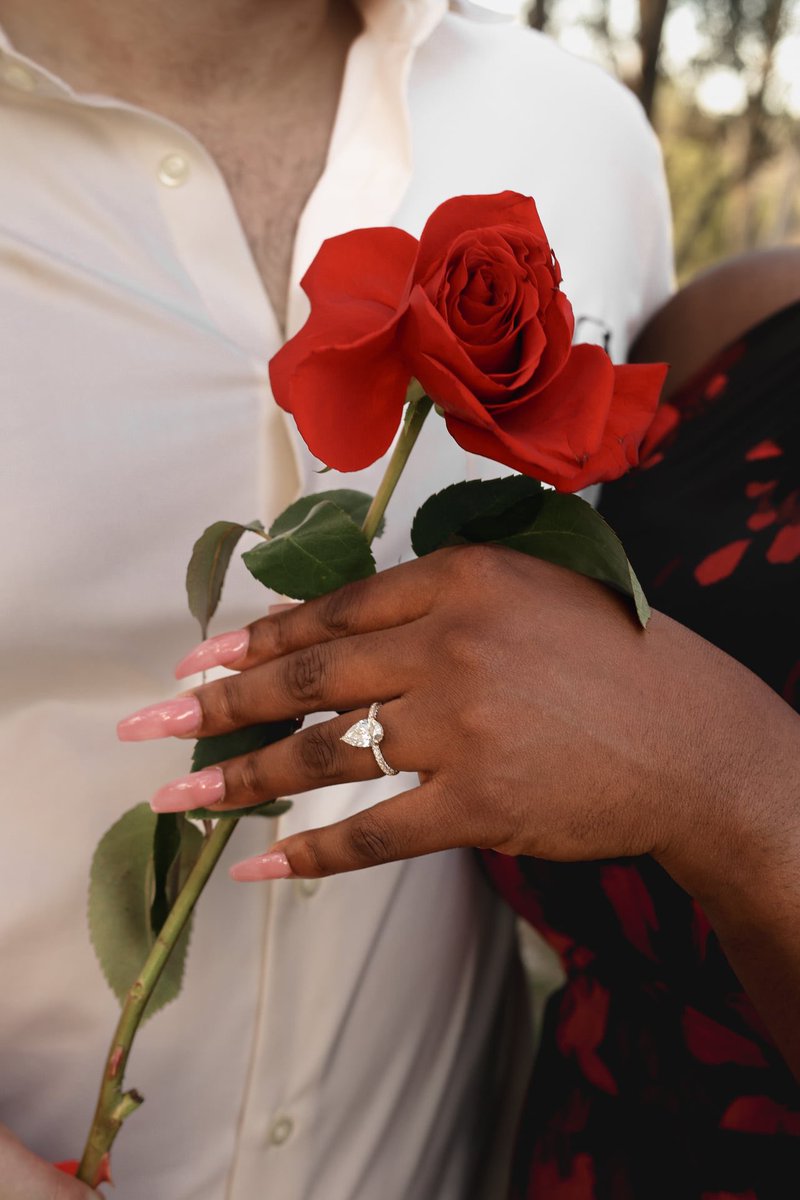 J_Law_12's tweet photo. She said yes! (posted to fb and insta but not yet Twitter) https://t.co/XBjzxiC5zw