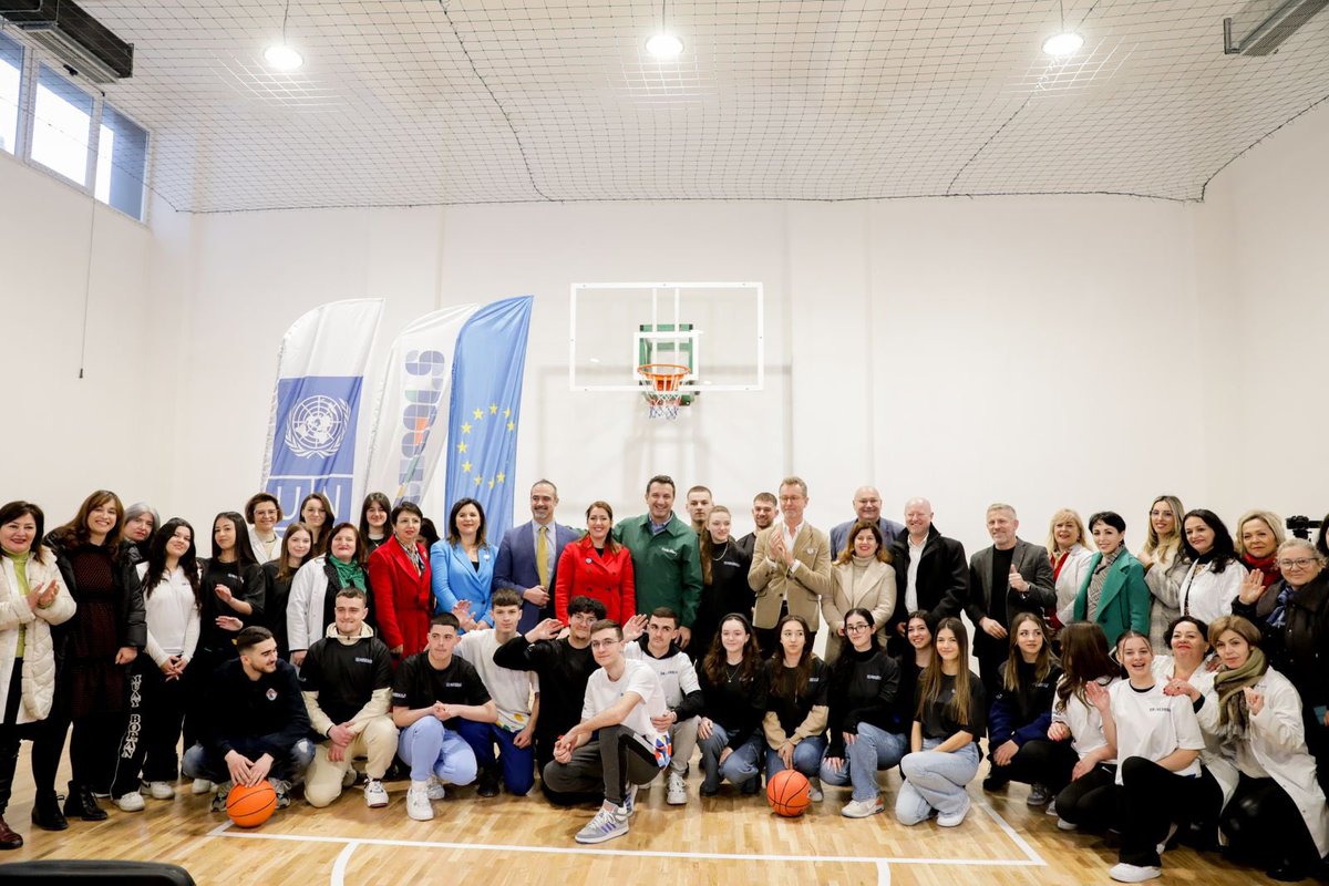 Inspired to inaugurate Äsim Vokshi”school in Tirana today. The impact of 'EU4Schools' goes beyond infrastructure rehabilitation: it champions the cause of quality education as per SDG 4. This year UNDP marks 20 years of partnership with the European Union 🇪🇺 globally