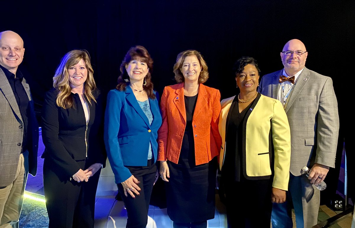 Welcome to <a href="/SpaceComExpo/">SpaceCom</a>/50th <a href="/SpaceCongressFL/">Space Congress</a> Conference Day 2! Enlightening “CD Moon to Mars” panel &amp;  inspirational talk by Fmr Shuttle Astronaut, <a href="/Astro_Jose/">Jose Hernandez</a>! 🚀✨🛰️🌗💚