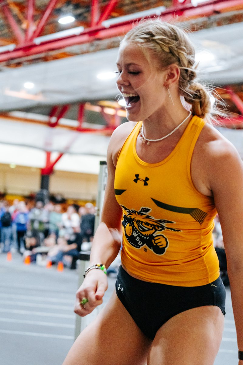 GoShockersTFXC's tweet photo. Destiny matches her hurdles PR with a time of 8.37 to tie for the pentathlon lead with 1,046 points and Kenisa runs another PR of 8.59 to sit in third with 997 points! https://t.co/sSSiQoD2GW