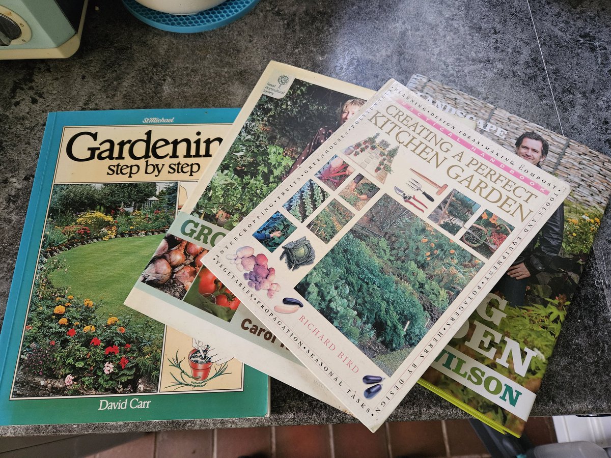 Some new but old reference books are always worth a good read 📚 @RHSBloom <a href="/GWmag/">BBC Gardeners' World Mag</a>