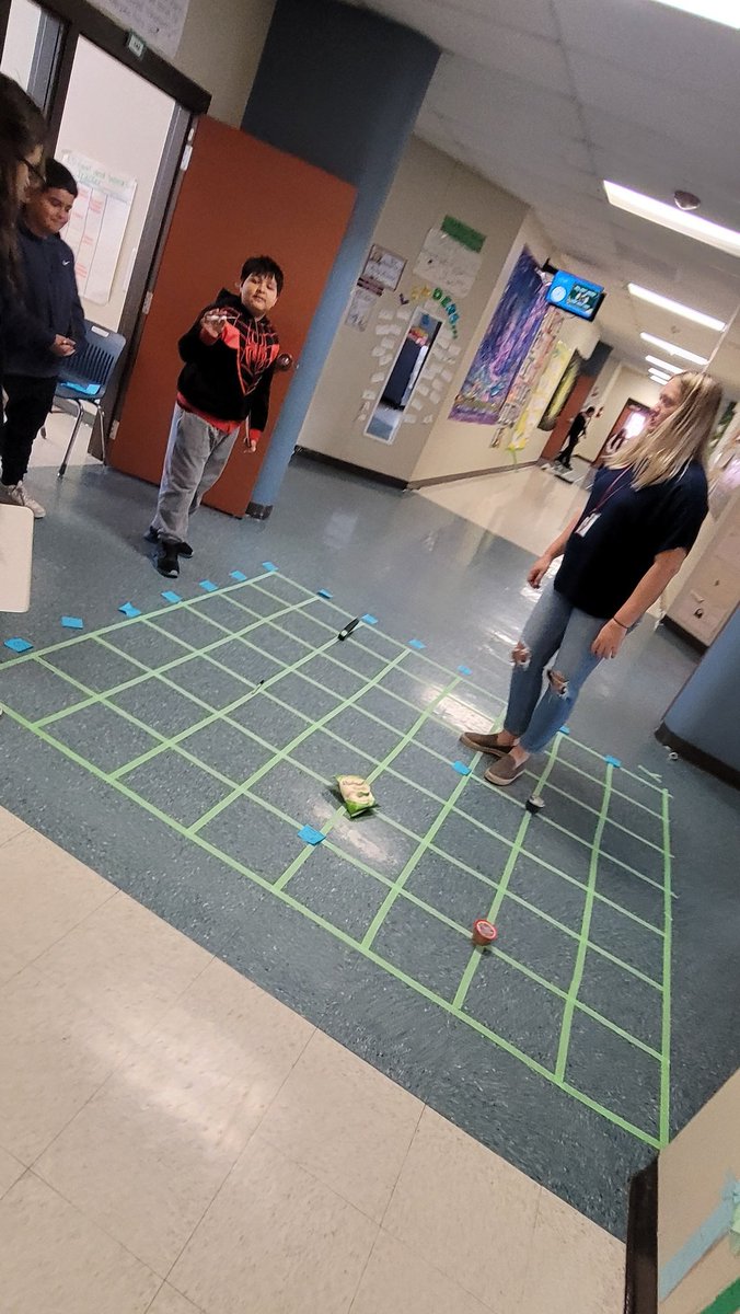 Roxologist's tweet image. Something about making your worksheets come alive!!!!!!!!!! I will always preach this!!! #learningSTYLES #TEACHINGstyles #KINESTHETIClearning @plumcreekelem