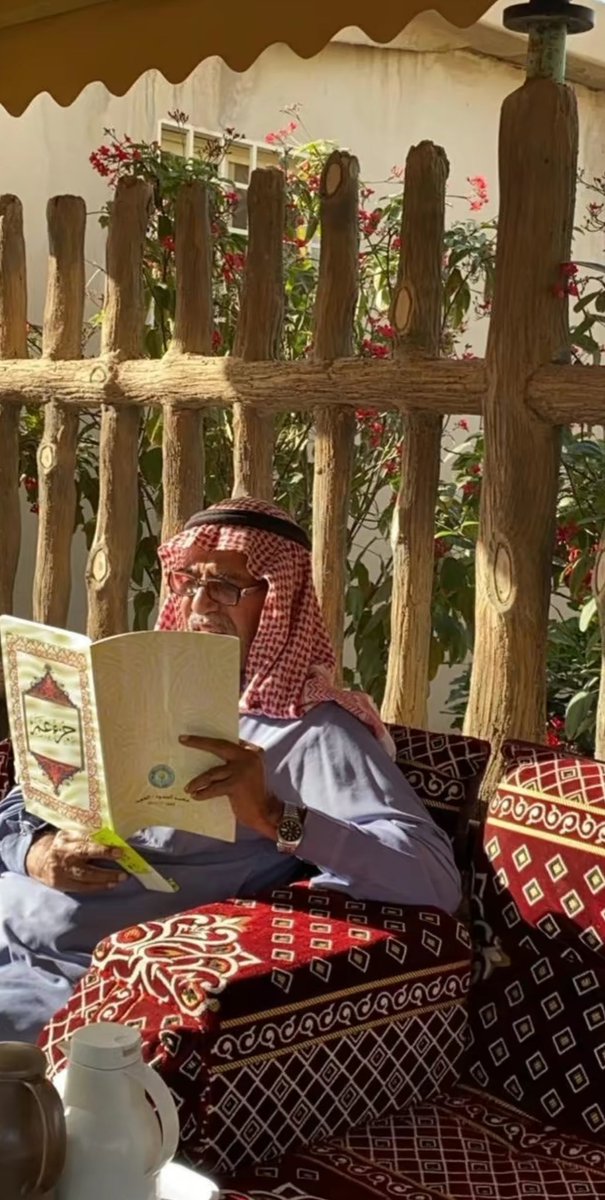 aa01986's tweet photo. عمي #إبراهيم_الرشيد في ذمة الله 

رحم الله قلباً كان لنا جداً وأباً وعماً 
يقف له الكبير احتراماً ويضحك معه الصغير لطفاً منه 
يبادر في السؤال وتفقد الأحوال للقريب والبعيد والصديق 
رحمك الله ياعم واسكنك فيسح جناته 🤲🏻
فقدك صعب علينا جمعاً 😭💔

دعواتكم له بالرحمة 🤲🏻🌹 https://t.co/Aod7R63m34