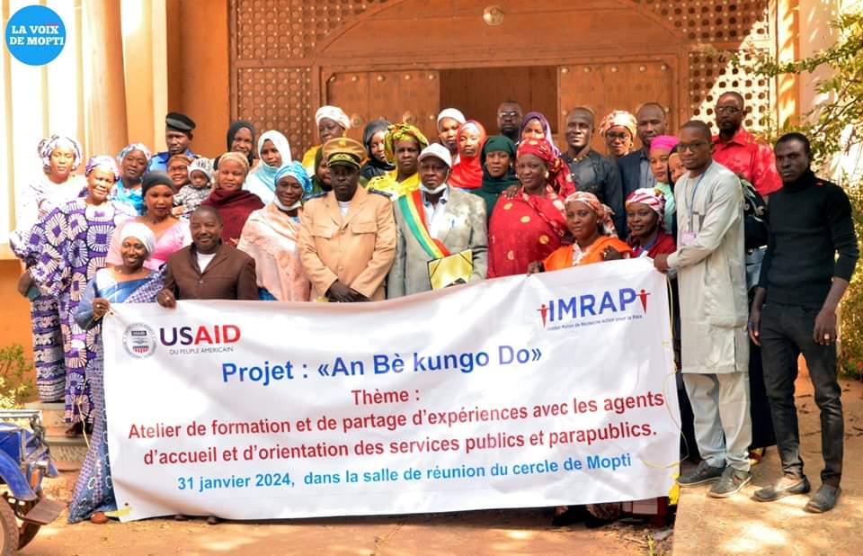 lavoixdemopti's tweet photo. Dans le cadre de l'exécution du projet "An Bè Kungo Do", l'Institut malien de recherche action pour la paix #IMRAP a organisé, ce 31 janvier 2024 à #Mopti, une journée de formation et de partage d'expériences avec les agents d'accueil et d'orientation des services publics. https://t.co/YXvQqhWWeJ