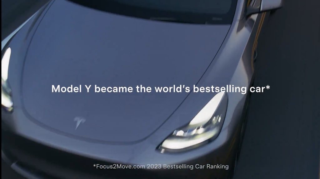 EduMembrive's tweet photo. El Tesla Model Y ha sido el coche más vendido en todo el mundo y de Europa en 2023.

Es decir, un modelo 100% eléctrico ha sido el coche más vendido por encima de cualquier otro modelo de gasolina o diesel, por encima de cualquier Toyota, Hyundai, VW, Audi, BMW o Ford.

En España, vivimos una campaña tremenda de desinformación y bulos que vamos a pagar muy cara. 

Iremos 10 años atrás (como ha pasado en muchas otras situaciones) respecto a Europa.

El tiempo dará la razón, y en un futuro nos parecerá flipante que de un coche pudiera salir veneno, igual que ahora nos parece inaceptable que alguien se ponga a fumar en un avión o en el médico.