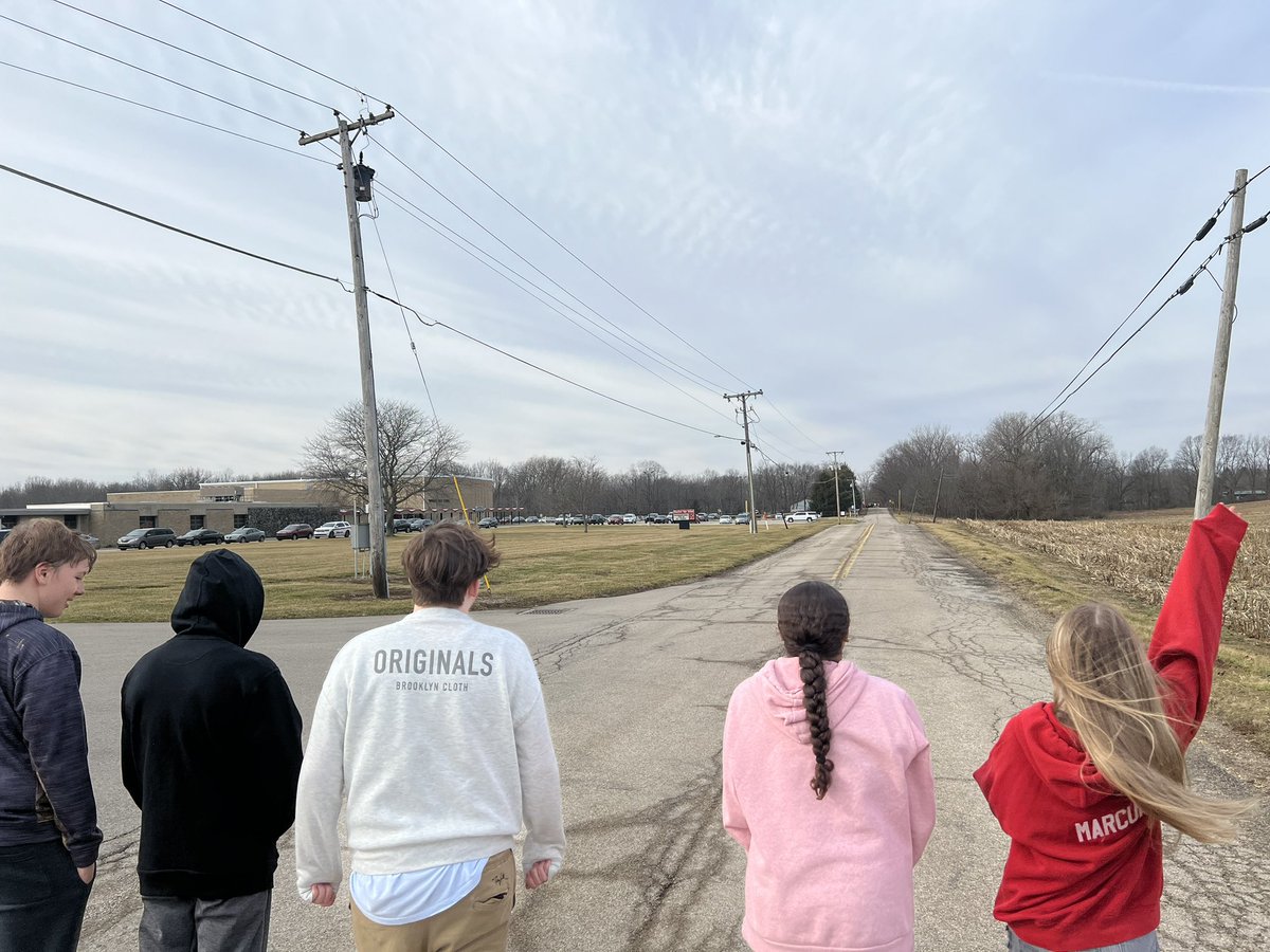 cashmoregood's tweet photo. 8th graders are learning about blizzards and discovered that visibility will be less than a quarter mile. How far is that? We found out today. Zoom in to see the other group. #seemsreallyfarforablizzard #hollywoodblizzardsareawesome #LPSelma #SMSBraves https://t.co/jGfo8UI6p4