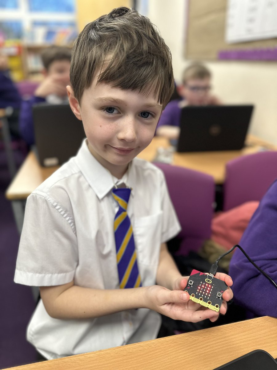 StAlbans_Sch's tweet photo. The children at #ComputingClub were using #javascript to write code for their #microbit https://t.co/1FIgNant9D