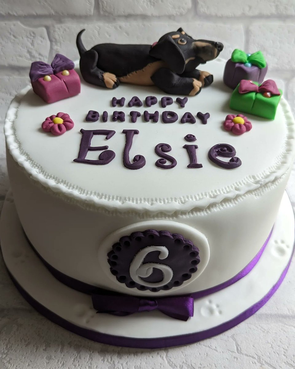 CakesByZozo's tweet photo. A few of my most recent cakes from January ☺️ https://t.co/vSL7oM2PAk