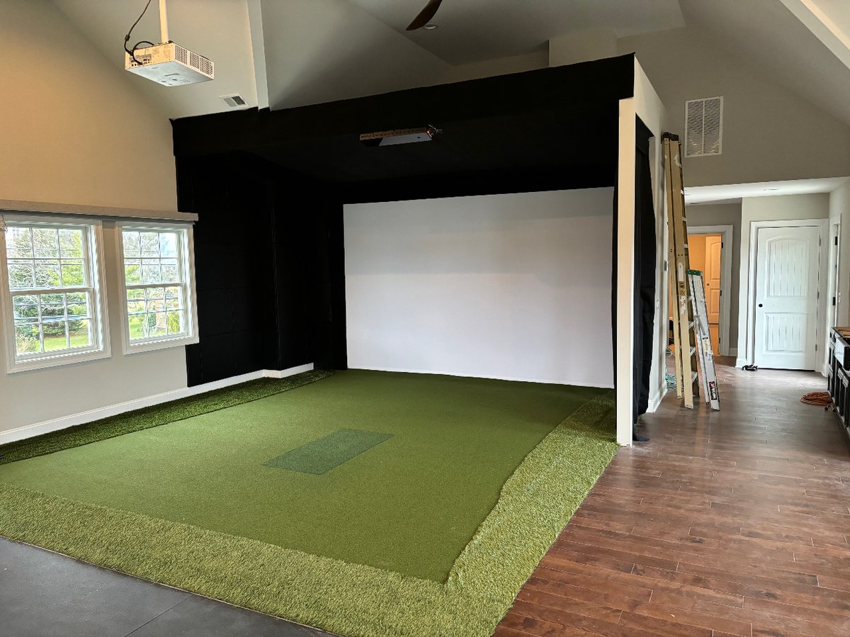 InHomeGolfSims's tweet image. Just wrapped up a new custom sim and it looks absolutely incredible! Love seeing the Uneekor Eye XO

#golfSimulator #GolfSimulators #GolfSim #SimulatorGolf #IndoorGolf #ScreenGolf #Uneekor #AboutGolf #InteriorDesign #GolfSwing  #LuxuryHome #HomeRenovation  #HomeDesign