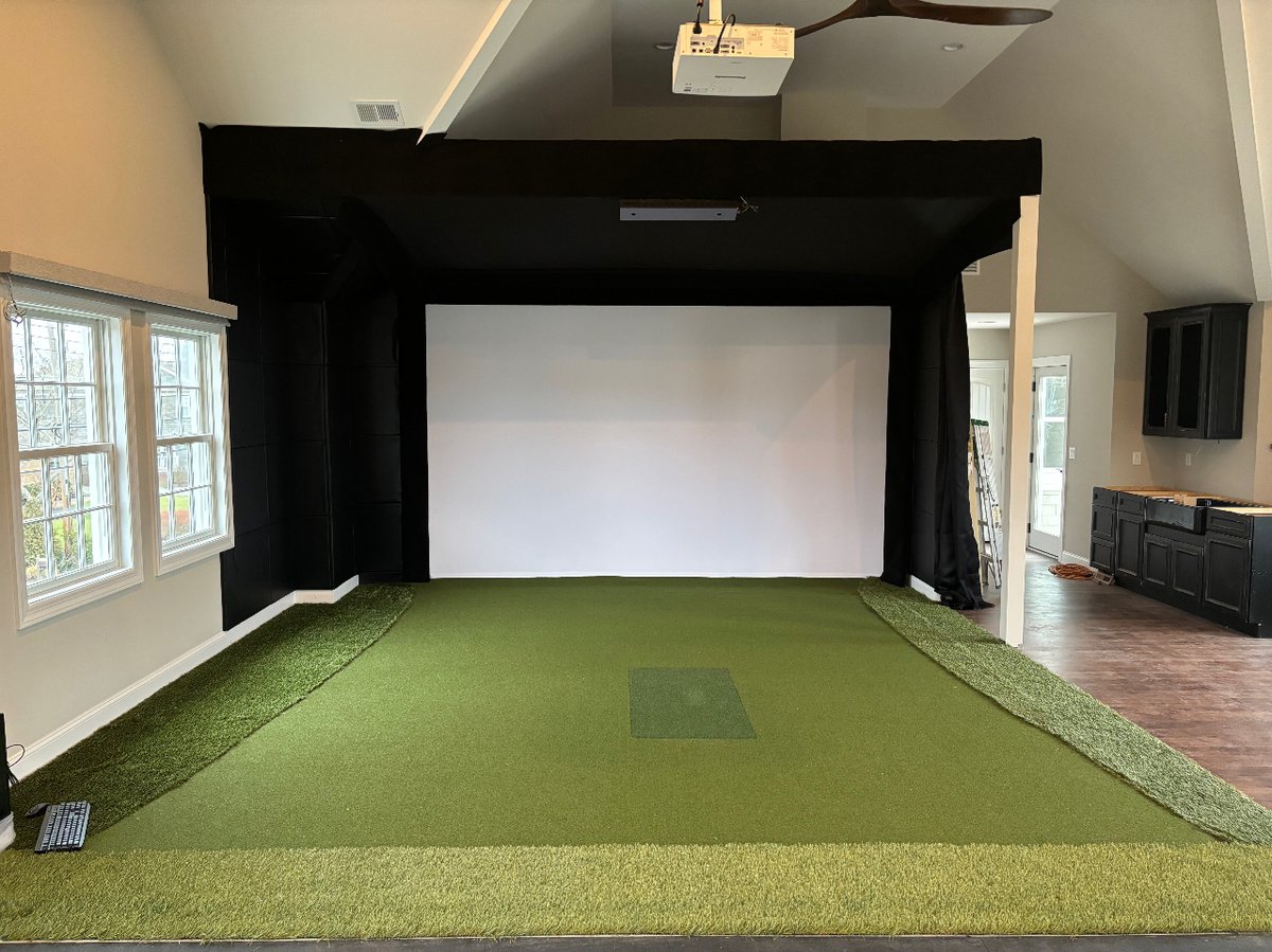 InHomeGolfSims's tweet image. Just wrapped up a new custom sim and it looks absolutely incredible! Love seeing the Uneekor Eye XO

#golfSimulator #GolfSimulators #GolfSim #SimulatorGolf #IndoorGolf #ScreenGolf #Uneekor #AboutGolf #InteriorDesign #GolfSwing  #LuxuryHome #HomeRenovation  #HomeDesign