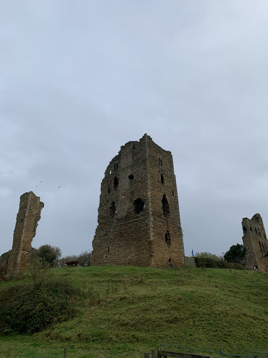 Castle Hunter 🏰 tweet media