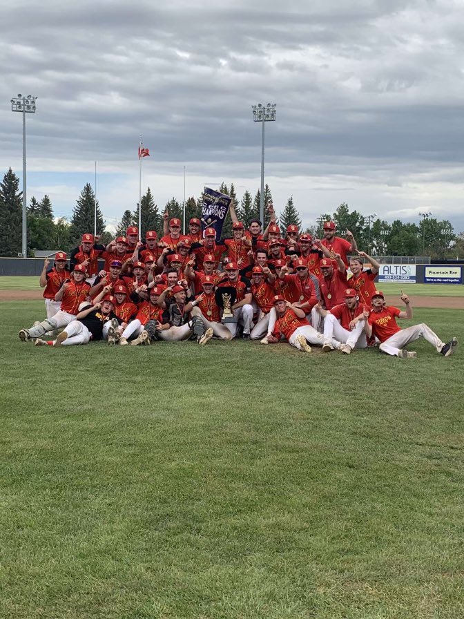 DinosBaseball's tweet photo. Last night our players and coaches received their rings from our first Canadian College World Series Championship in program history! It was a fantastic evening with team members, along with friends and family, to celebrate the accomplishment! https://t.co/ZbCzaA7bwL