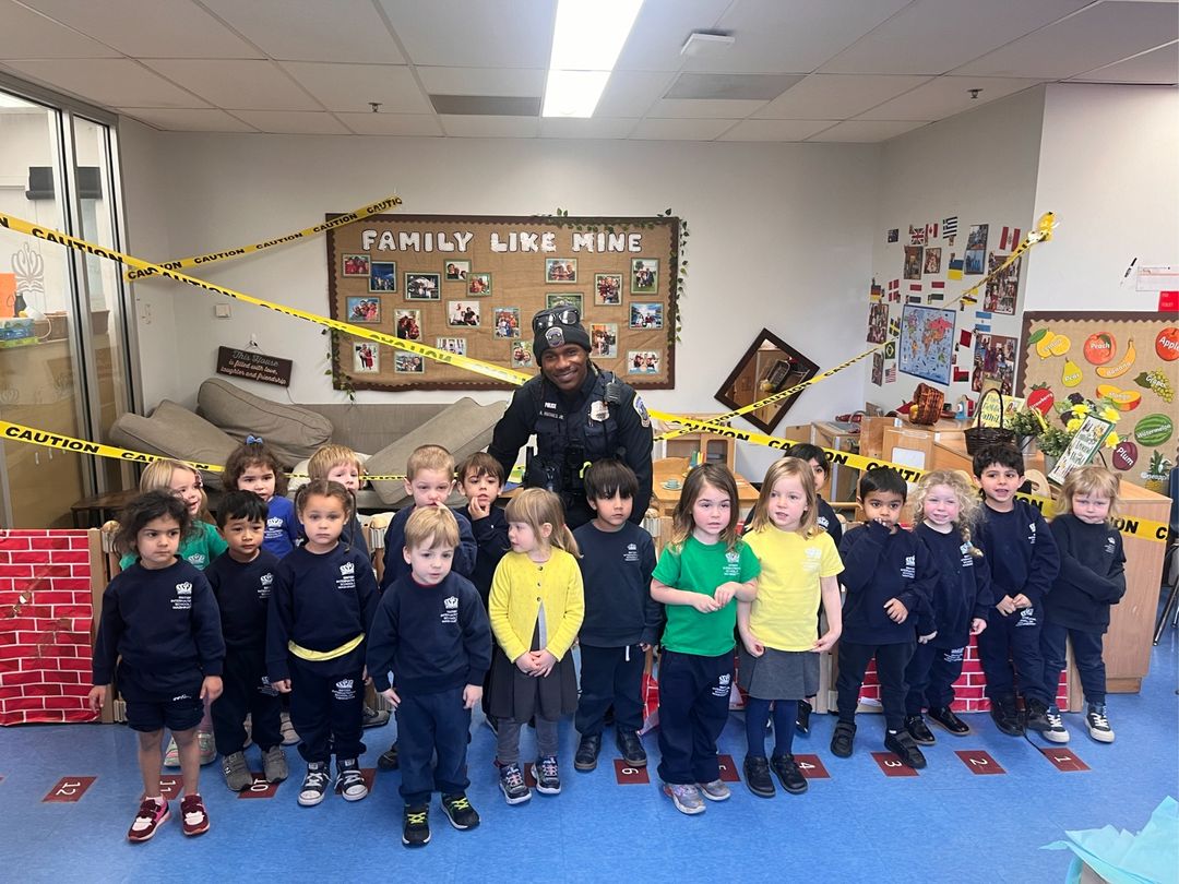 BISWashington's tweet image. Officer Hughes from the Metropolitan Police lends a helping hand at BISW, guiding the Nursery through their classroom crime scene while shedding light on the valuable role of law enforcement in our community 🚔
#BISW #NordAngliaEducation #MetropolitanPolice