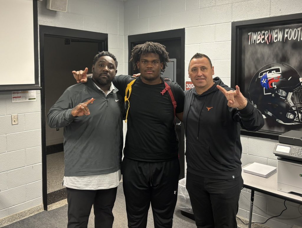 GFRfbnMXUAAP5pm?format=jpg&name=medium