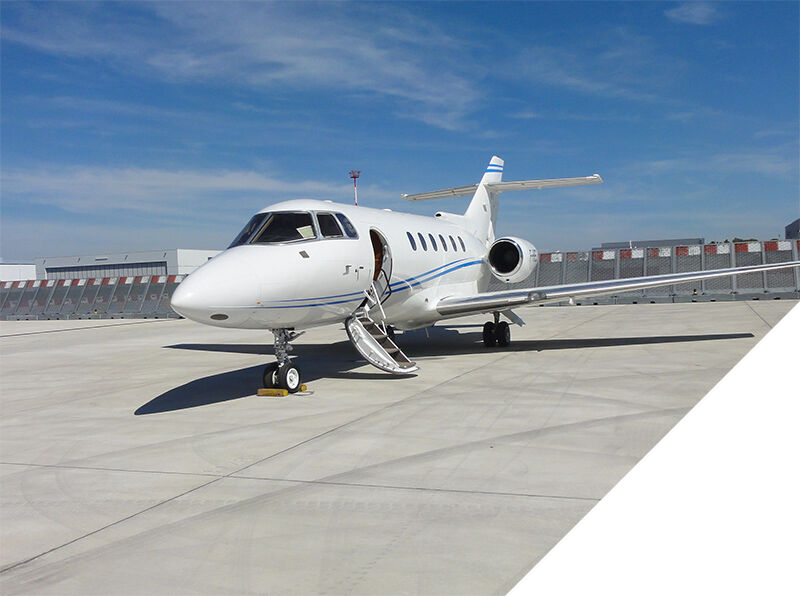 ABCorporateFR's tweet image. Ski, golf, vacances en famille, événements sportifs ou manifestations culturelles, vous êtes maître de votre planning. Avez-vous pensé à la location d’un Jet ou d’un Avion privé avec AB Corporate Aviation ? #aviationaffaires #jetprive #volprive bit.ly/3He54Mq