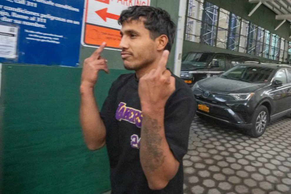 greg_price11's tweet image. On the left is an illegal alien who beat the crap out of an NYPD officer.

He was released from jail without bail.

On the right is a father of 11 children who was arrested for praying outside an abortion mill.

He was just convicted in federal court and faces 11 years in jail.