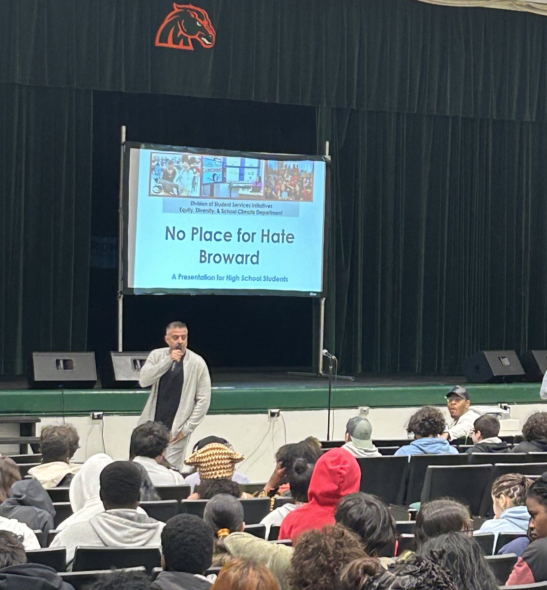 No Place For Hate Assembly @McArthur_HS @BrittanyMeinsen @abroomsville @MrCainBroward