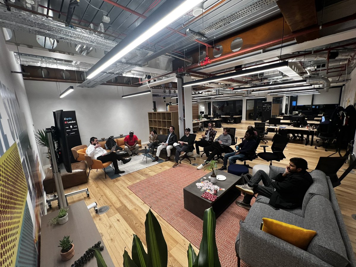 DeveloperFilip's tweet image. We just hosted our first meetup in London. Thanks all for coming. Thank you to @IntelIgnite for letting us use the space!