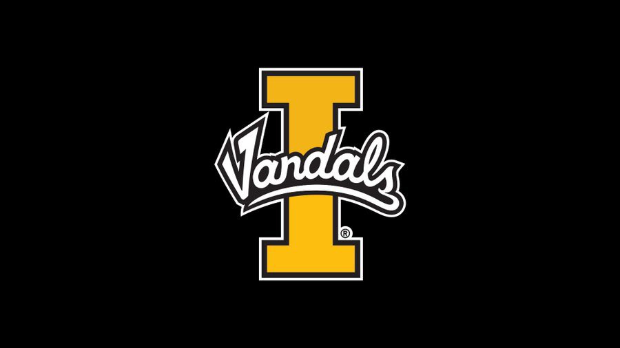 Thank you <a href="/Coach_HunterH/">Hunter Hughes</a> from <a href="/VandalFootball/">Idaho Football</a> for stopping by Verrado and having a great conversation with me!
#Vtown  <a href="/Verrado_Vipers/">Verrado Viper Football</a>