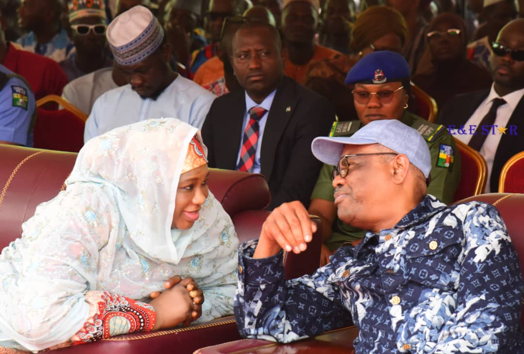 drmmariya's tweet photo. Earlier today, I joined the Minister of the FCT, Barr Nyesom Wike for the flag-off/commencement of Paikon Kore-Ibwa Road Project in Gwagwalada Area Council, a satellite town of the Federal Capital Territory. https://t.co/mejOIVEqOd