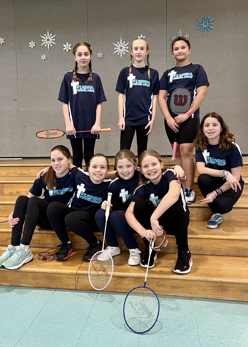 Congratulations to our girls badminton team! @StGemmaOCSB was well represented. Way to go girls!! 👏🏼 🏸 Thanks to St Thomas More for hosting and to all the high school refs/score keepers.