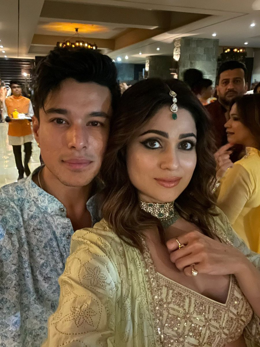 JazzSilva_3's tweet photo. HAPPY BIRTHDAY SHAMITA
Wishing you a fun filled happy birthday! πππ₯³
#PratickSejpal #PratickFam
#PratikSehajpal #PratikFam
#ShamitaShetty #PraSha #PraNiSha https://t.co/fqVaLpc6Tp