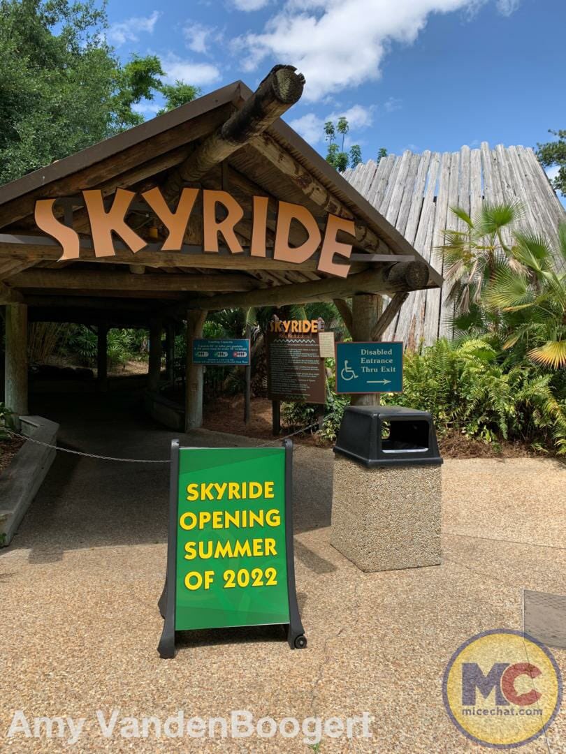 themeparkmoment's tweet image. After being closed for 4 years, Busch Gardens Tampa Bay announces that their classic Skyride attraction is reopening, boldly adding a $5 charge to experience an attraction that had been free to ride since 1974. (2024)