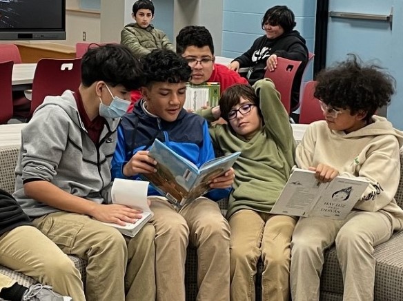 Roy Cisneros Library tweet media