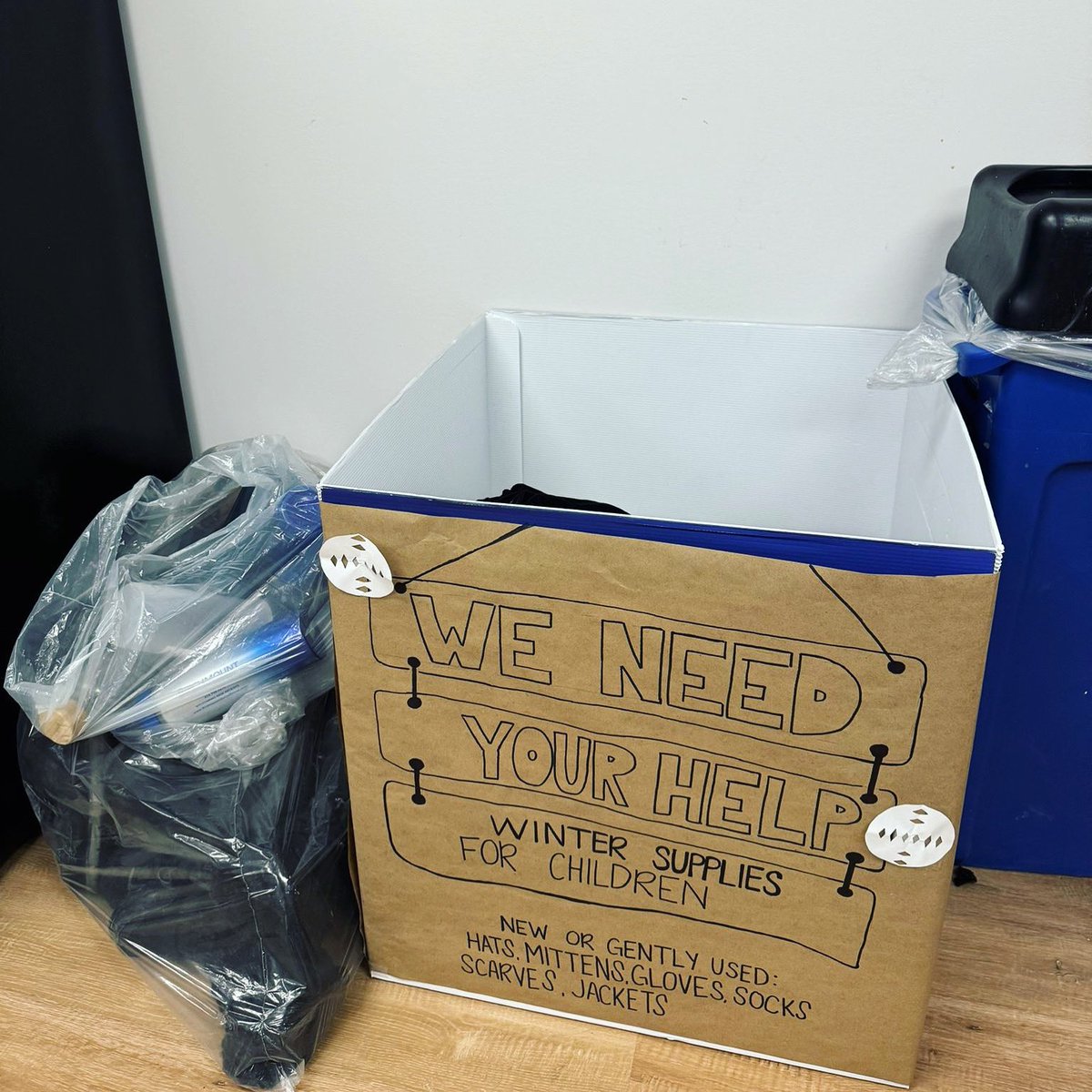 Building4Change's tweet image. Thank you to the staff at #BestBuy for setting up a donation bin ❄️ #BlueGivesBack 

We’re still collecting gently used or new Winter supplies for children and youth! Messages us to arrange a pick up 🧤🧣