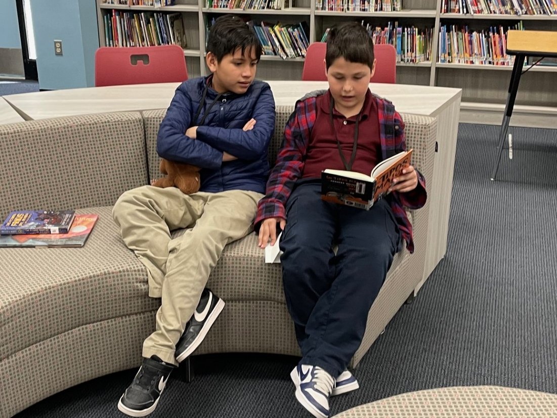 Roy Cisneros Library tweet media