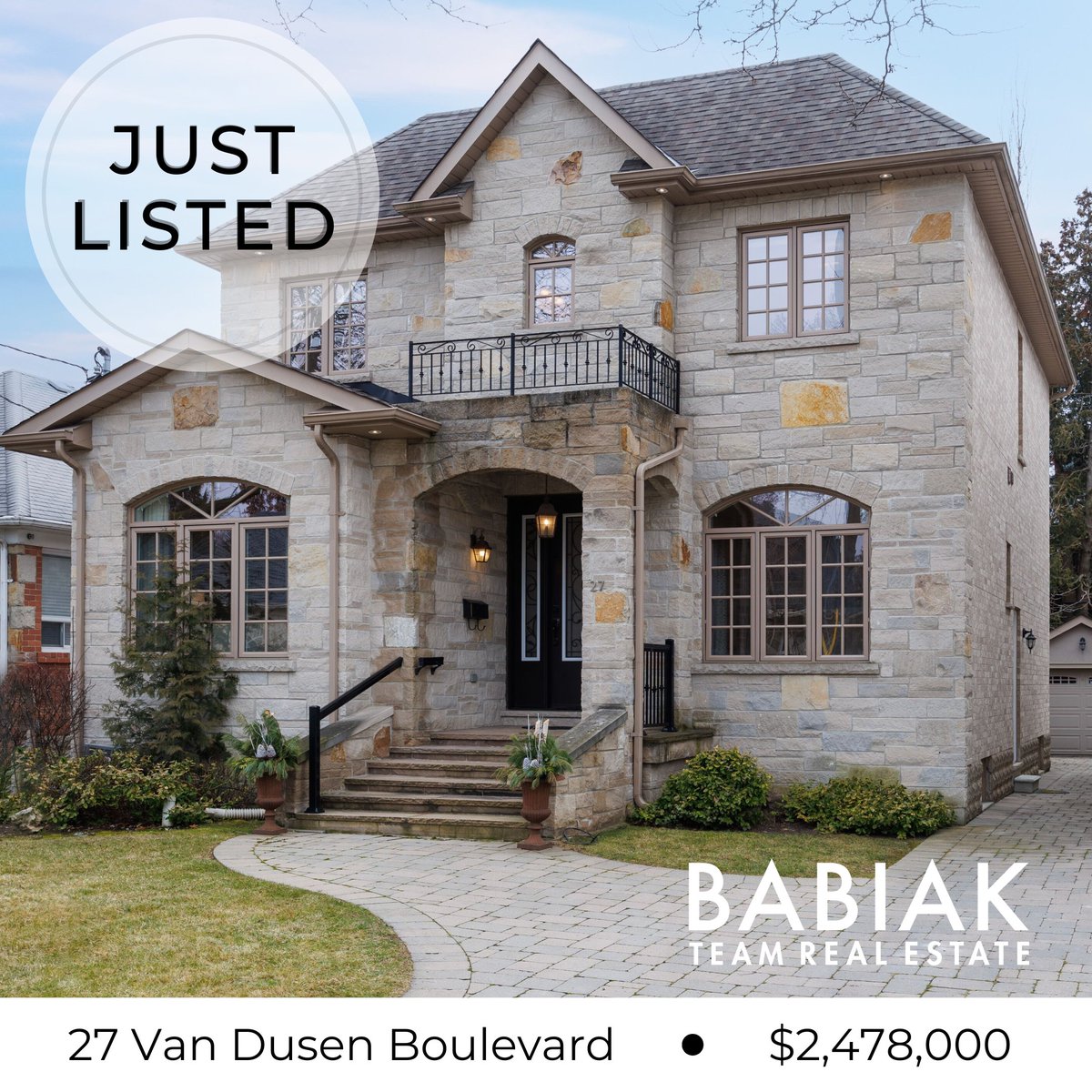 BabiakTeam's tweet image. Just Listed! 27 Van Dusen Blvd • $2,478,000 🏡

Beautifully designed family home with ~3,500 sq ft of total living space, superbly located on a quiet street in Sunnylea! For more info call/text us at 416-400-4485 or visit: babiak.com

#torontohomes #justlisted