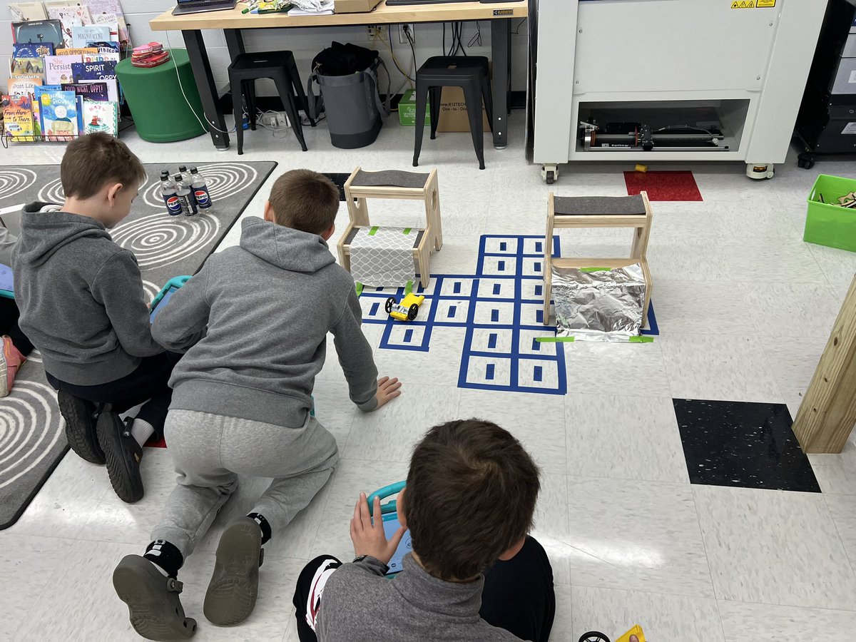 mrsemilybyers's tweet image. 4th graders loved using @SAMLabs to learn about energy in motion! @PCElementary #AWSThinkBiGSpace #AWSInCommunities #ElevateAlder