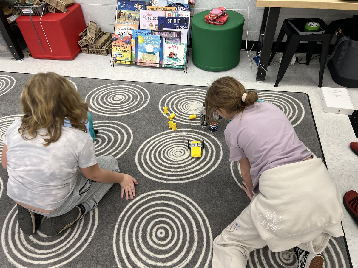 mrsemilybyers's tweet image. 4th graders loved using @SAMLabs to learn about energy in motion! @PCElementary #AWSThinkBiGSpace #AWSInCommunities #ElevateAlder