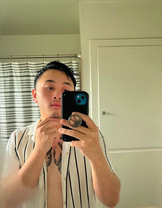 Splash some puddles in the rain, took a shower and did my skin care and was feeling myself 😂 https://t