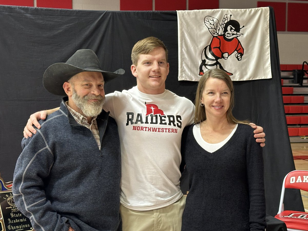 KoleEmplit's tweet photo. Signing day for Oakleys Bry Severe!

He’s off to Northwest College in Iowa to compete with the reigning NAIA champions. It was fantastic watching him ball out his senior season!

Hear from him tonight on KMVT 
#IDpreps https://t.co/VTNkZZtKol