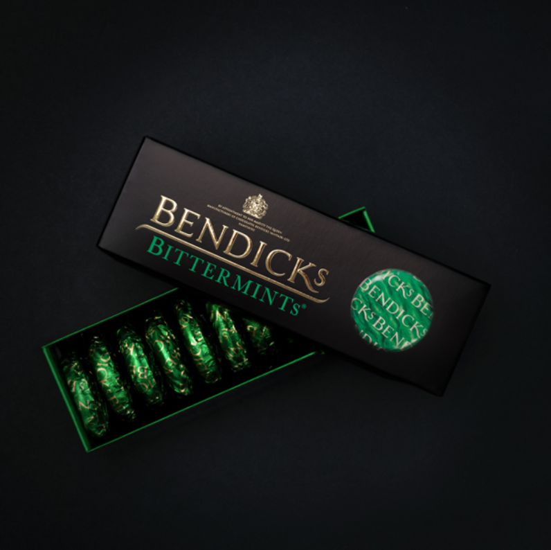chocsdirect's tweet photo. Bendicks Bittermints... wonderfully intense, incredibly moreish 🌱💚
Shop the range here, available as a 200g and 400g box: https://t.co/APJrFfG4H3
#Bendicks #Bittermints #ChocolatesDirect #Mints #AfterDinnerMints #Foodie #Luxury #Gourmet https://t.co/vE9n6Bd9hS