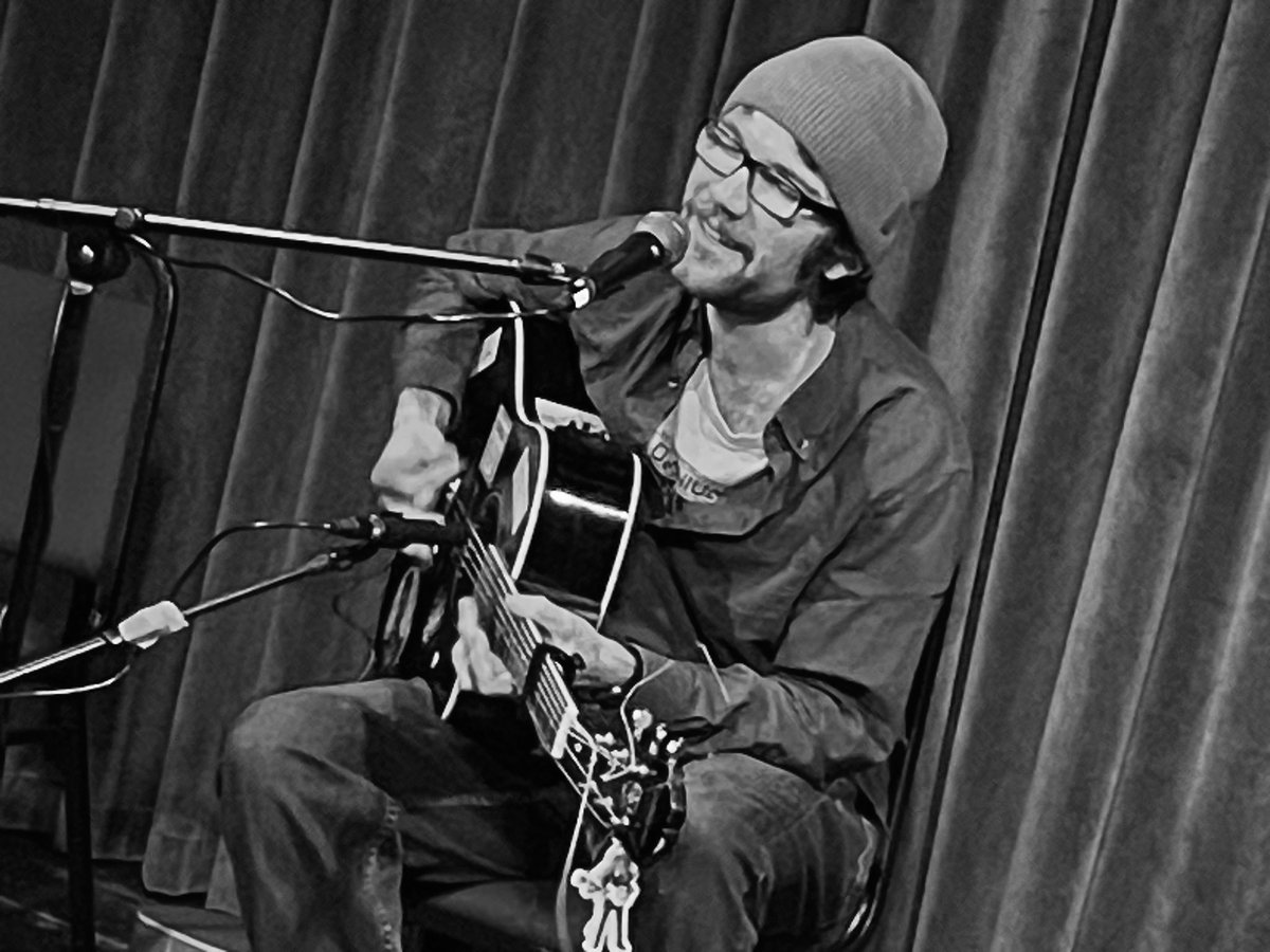 davelliott4's tweet image. Thursday night kicks off @BobiksNcl with Spider Noises @WanderingOakUK @IVW_UK 👍